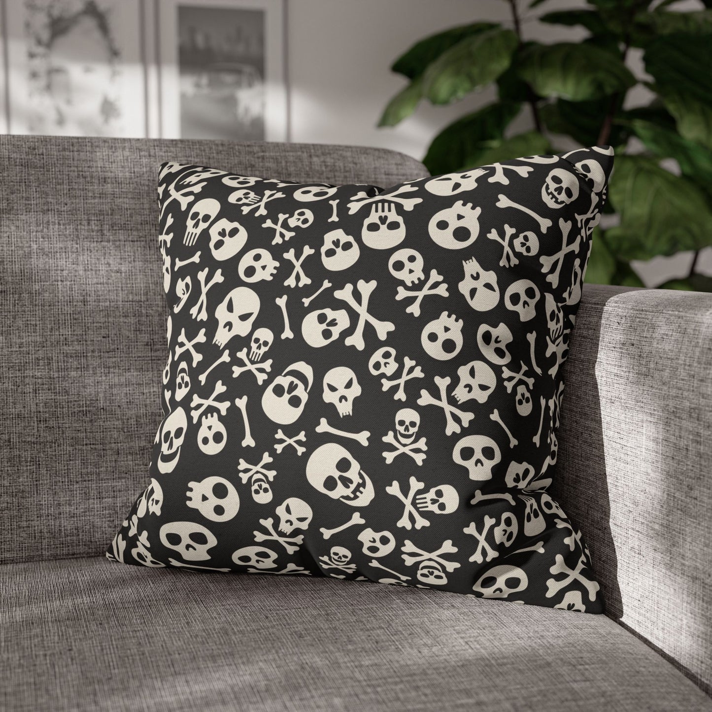 Skull & Crossbones - Halloween Pillow Cover