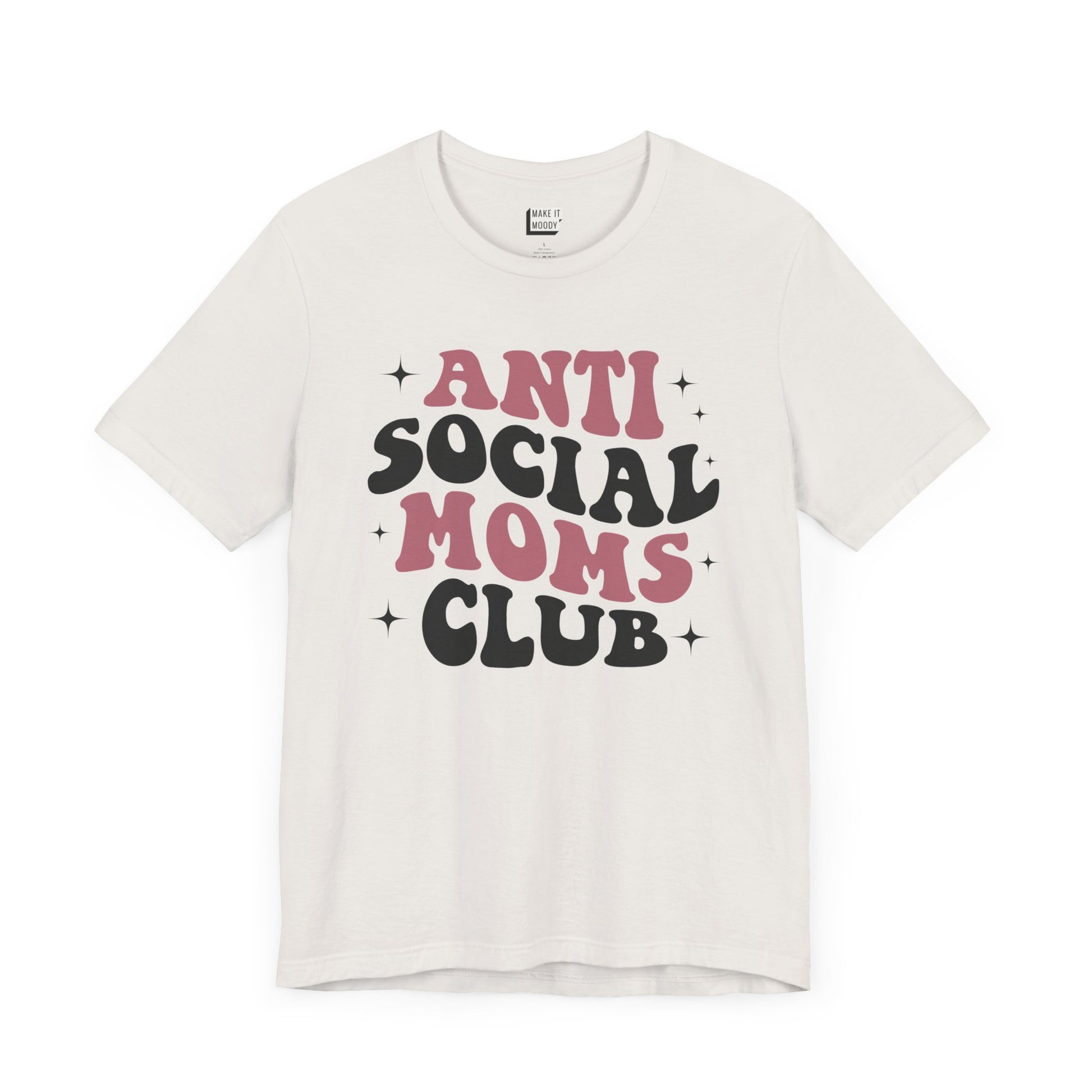 Off-white funny mom tee that says antisocial moms club in bold retro font.
